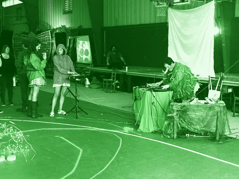 Robidoux all green everything playing a synth